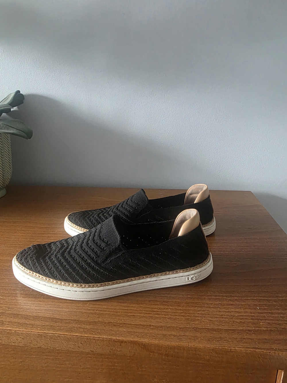 UGG Black Knit Slip-On Loafers with White Platform - Picture 3 of 7